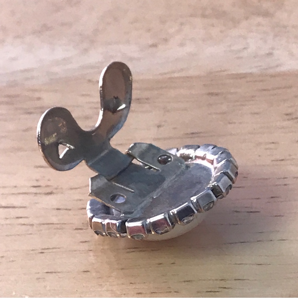 Musi Rhinestone Shoe Clips - Picture 9 of 11